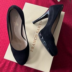 Black suede pumps excellent condition worn a few times